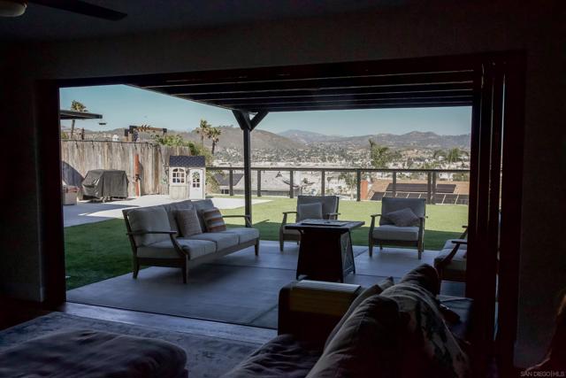1615 Honey Hill Rd, El Cajon CA: https://media.crmls.org/mediaz/da3cd925-a298-4e76-8bf8-3847de0f8b91.jpg