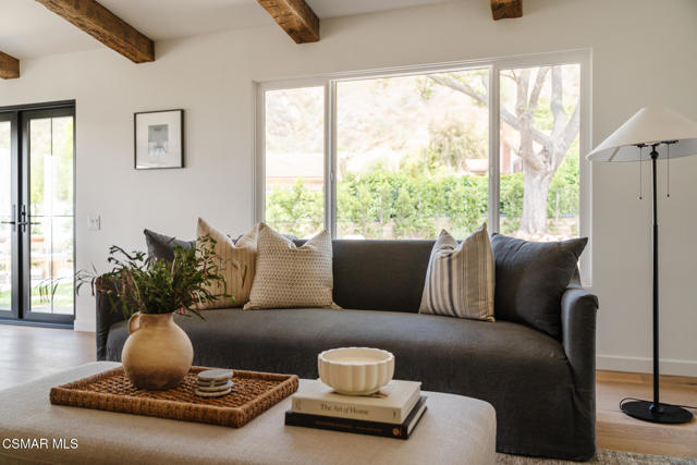 1207 Westridge Drive, Ventura CA: https://media.crmls.org/mediaz/da3d869f-9769-49b3-8856-59f0cf6bd309.jpg