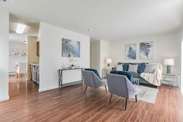 38627 Cherry Ln, Fremont CA: https://media.crmls.org/mediaz/da3dcc87-cf34-4a8d-829f-6937d1c07c15.jpg