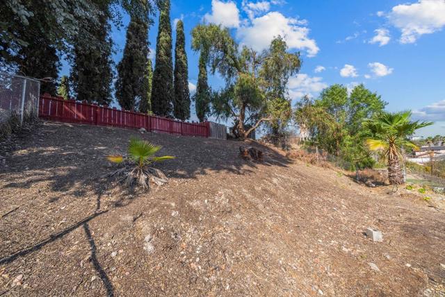10410 Fairhill Drive, Spring Valley CA: https://media.crmls.org/mediaz/da3dfa90-84b9-42b6-8442-84e2da41a036.jpg