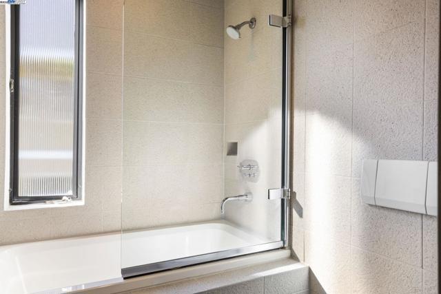 3 Abbott Way, Piedmont CA: https://media.crmls.org/mediaz/da3e2447-2574-4055-84b0-d18fa0c3c9cb.jpg
