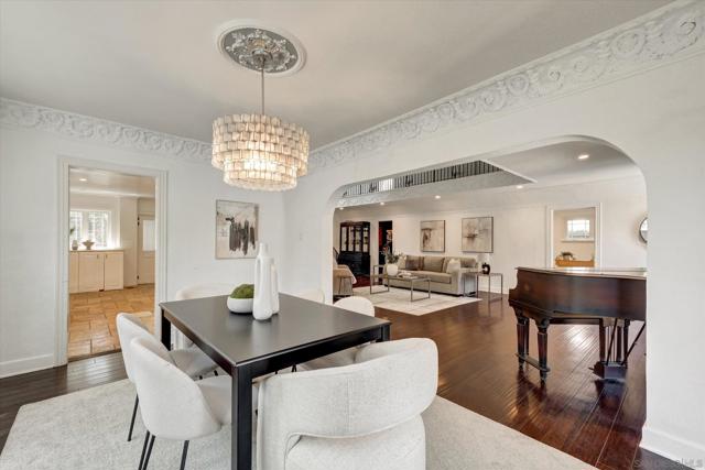 1901 N Catalina Street, Los Angeles CA: https://media.crmls.org/mediaz/da3f5107-88b0-4a6c-b13f-f923dcf3d53c.jpg