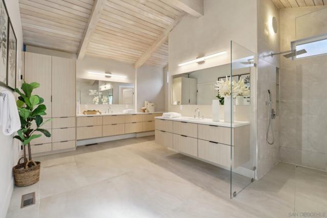 7117 Obelisco Cir, Carlsbad CA: https://media.crmls.org/mediaz/da3f91fd-c8f3-4a2c-b5f8-8da4f69039e7.jpg