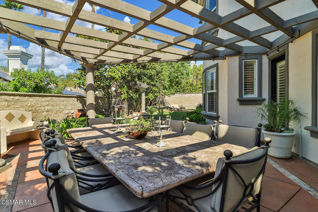 2589 Featherwood Street, Westlake Village CA: https://media.crmls.org/mediaz/da404ca8-1224-4168-9c73-3ffdce5ae436.jpg