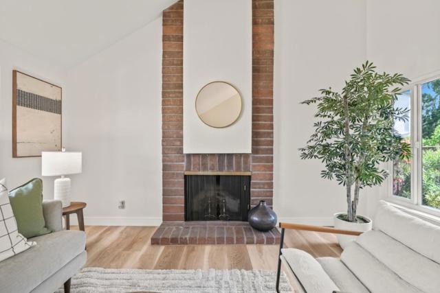 354 Port Royal Avenue, Foster City CA: https://media.crmls.org/mediaz/da40e7dd-a78c-4018-8116-ed2af5ce768a.jpg