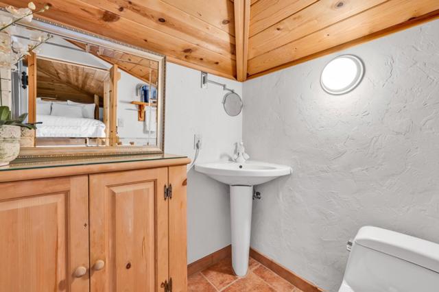 575 Dolores Avenue, Half Moon Bay CA: https://media.crmls.org/mediaz/da40f3d0-d8fe-4a84-b320-e74645e6670d.jpg