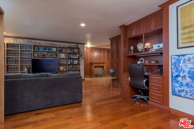 1901 Peyton Avenue, G photo 7