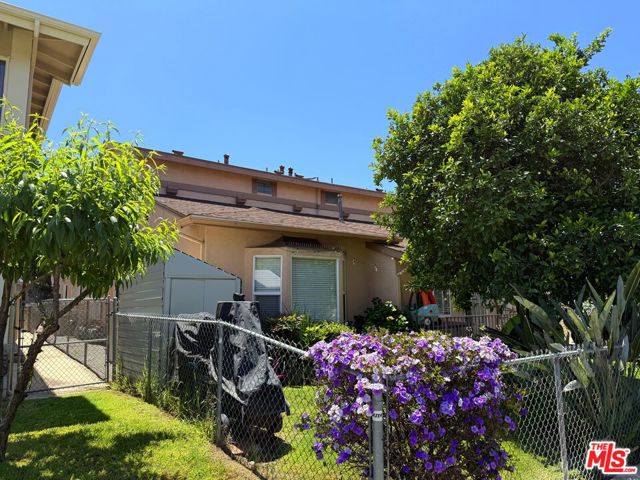 13444 Burbank Boulevard, Sherman Oaks CA: https://media.crmls.org/mediaz/da418e8c-6d4e-4a5f-92b4-e720f2d63219.jpg