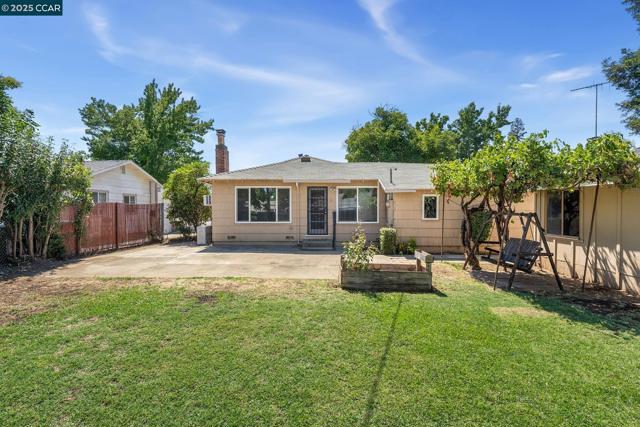 2629 Riesling Way, Rancho Cordova CA: https://media.crmls.org/mediaz/da41bc6a-652a-4914-bde2-345c65ff2567.jpg