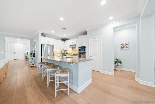 542 Adobe Estates Dr, Vista CA: https://media.crmls.org/mediaz/da422dc0-5c21-407d-a008-bba5da1e1152.jpg