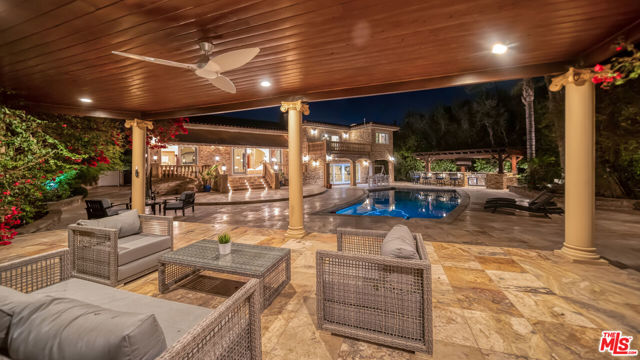 10801 Bothwell Road, Chatsworth CA: https://media.crmls.org/mediaz/da427a6e-b983-42dd-9c96-6e19f49e5884.jpg
