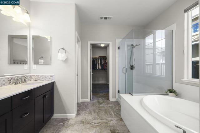 190 Pasilla Ct, Morgan Hill CA: https://media.crmls.org/mediaz/da42afca-cad2-4d86-9214-4344702aba42.jpg