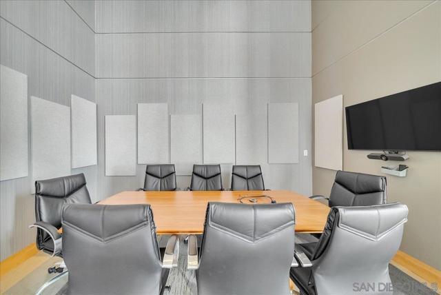 645 Front St, San Diego CA: https://media.crmls.org/mediaz/da42b8a4-085d-4079-a8a3-5c4177631b0b.jpg
