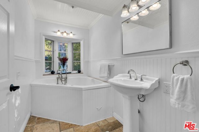 7170 Deveron Ridge Road, West Hills CA: https://media.crmls.org/mediaz/da431f06-6289-4db4-a96a-117eab8cb3b6.jpg