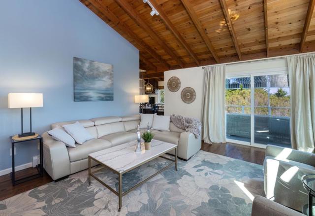 645 Skyward Drive, Aptos CA: https://media.crmls.org/mediaz/da435c8d-d698-4c62-9938-981c8ccea28f.jpg