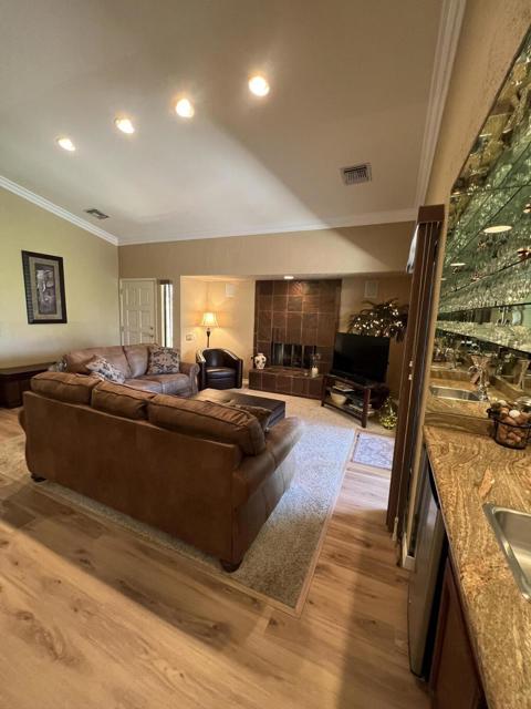26 Mission Court, Rancho Mirage CA: https://media.crmls.org/mediaz/da43b6e3-3cdd-44fb-90f8-61214c05b69f.jpg