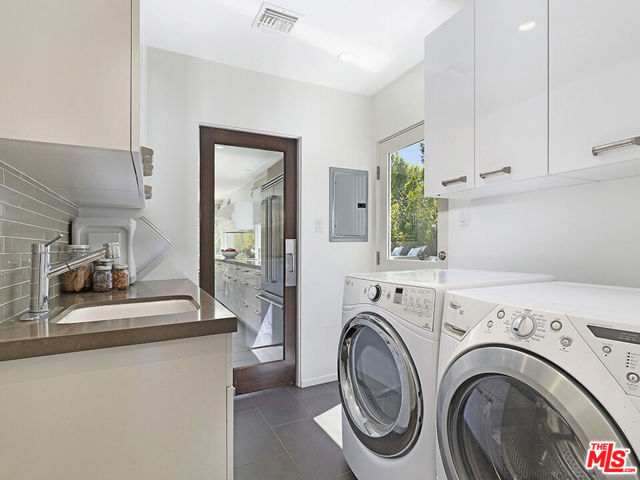 15514 CASIANO Court, Los Angeles CA: https://media.crmls.org/mediaz/da446f51-e0ba-42de-a41b-bfafd0769cfc.jpg