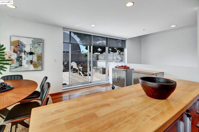 2709 10th St, Berkeley CA: https://media.crmls.org/mediaz/da455cb5-0b74-4631-bc5b-cacccee90c9b.jpg