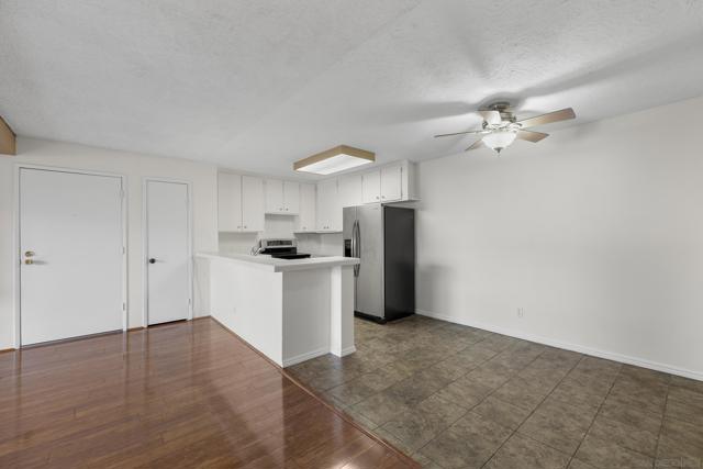 9140 Gramercy Dr, San Diego CA: https://media.crmls.org/mediaz/da457066-8737-4463-a7d1-7fd3212433fc.jpg