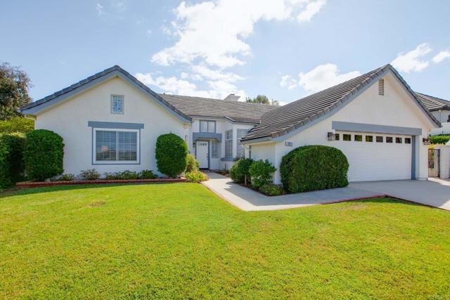 1911 La Subida Way, San Marcos CA: https://media.crmls.org/mediaz/da458a02-0c8f-4fae-83d3-224f434dc06a.jpg