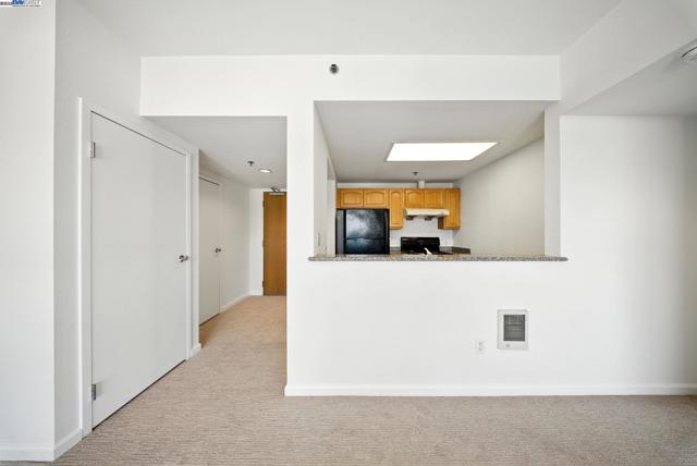 989 Webster, Oakland CA: https://media.crmls.org/mediaz/da45cdce-6ab0-4a51-87d3-e7c45109b133.jpg