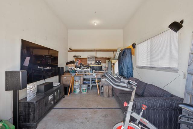 215 Rays Circle, Hollister CA: https://media.crmls.org/mediaz/da466f31-a062-4126-9c02-4501fac1126d.jpg