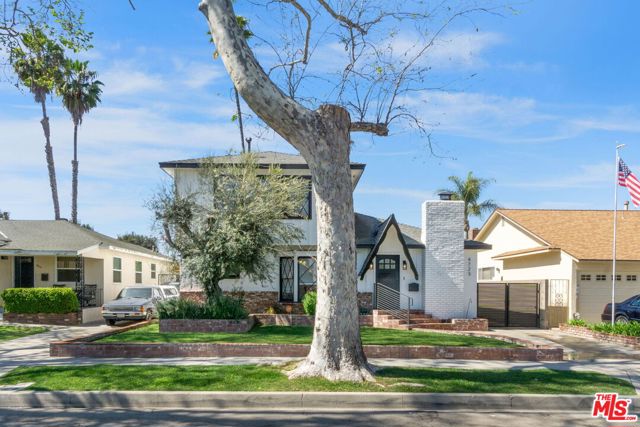 4723 Autry Avenue, Long Beach CA: https://media.crmls.org/mediaz/da46893c-5e4f-4ba7-8a23-c62ae0515bf7.jpg