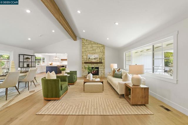 3715 Liscome Way, Concord CA: https://media.crmls.org/mediaz/da46908c-6efc-4902-80f2-3c92cdf0f269.jpg