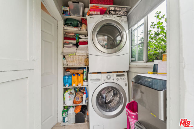 1946 S La Salle Avenue, Los Angeles CA: https://media.crmls.org/mediaz/da472614-e803-475e-8962-0e3a1e6d2252.jpg