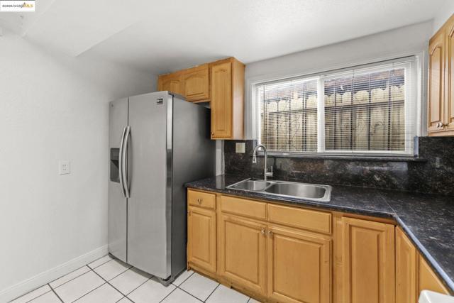 1311 87Th Ave, Oakland CA: https://media.crmls.org/mediaz/da472fc2-c272-4b2b-8c16-b35684d7e312.jpg