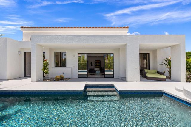 49 Mission Palms E Drive, Rancho Mirage CA: https://media.crmls.org/mediaz/da474898-a873-41e3-b248-83b3457ba3ba.jpg