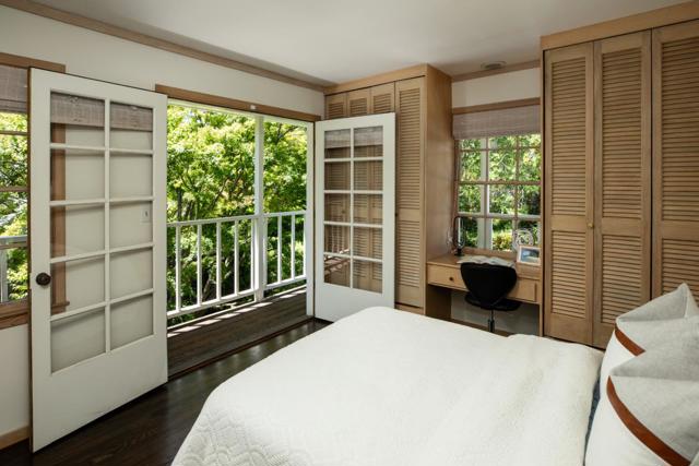 453 N California Avenue, Palo Alto CA: https://media.crmls.org/mediaz/da474a99-56b1-4afe-9755-e75a91337af6.jpg