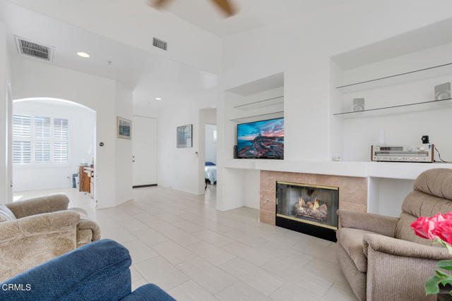 Detail Gallery Image 7 of 23 For 335 Pacos St, Ventura,  CA 93001 - 2 Beds | 2 Baths