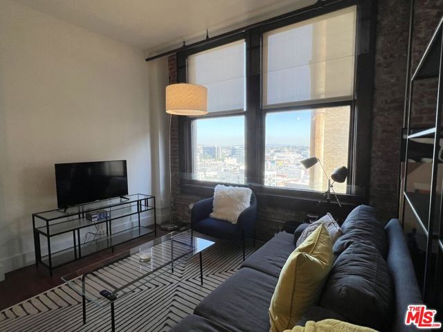 460 S Spring Street, Los Angeles CA: https://media.crmls.org/mediaz/da4804cc-b364-459e-8a83-0b74bc3ea2b8.jpg