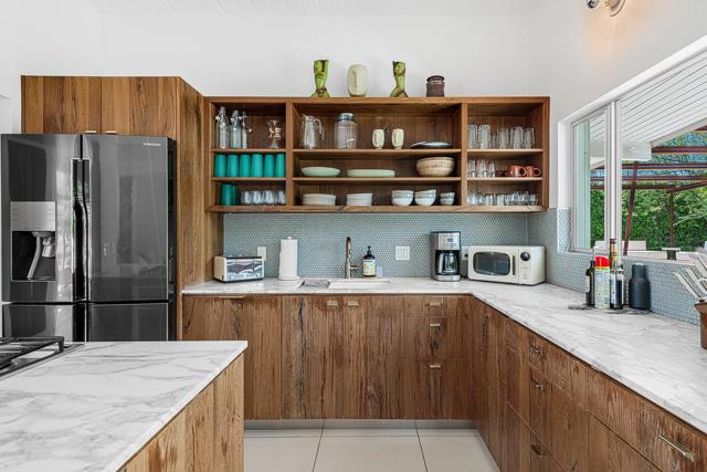 2639 E Livmor Avenue, Palm Springs, CA 92262