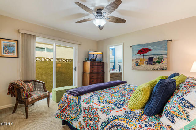5114 Marlin Way, Oxnard CA: https://media.crmls.org/mediaz/da4906f9-3513-477a-93e7-c7497eba292d.jpg
