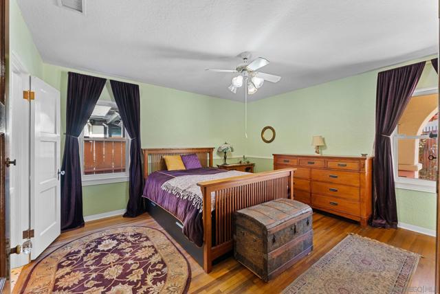 4010 S Hempstead Circle, San Diego CA: https://media.crmls.org/mediaz/da490d8e-ff2d-4365-89ce-913d154745c7.jpg