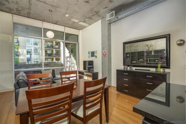 1025 Island Ave, San Diego CA: https://media.crmls.org/mediaz/da491952-095e-4749-8899-d52959730f91.jpg