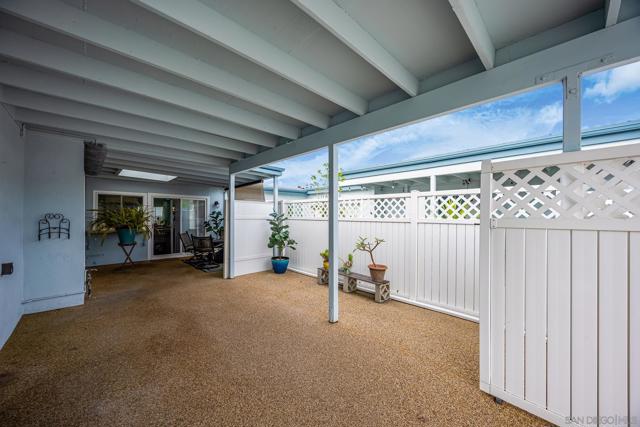 3839 Vista Campana S, Oceanside CA: https://media.crmls.org/mediaz/da497279-6cb3-439a-8778-0e8fc8023420.jpg