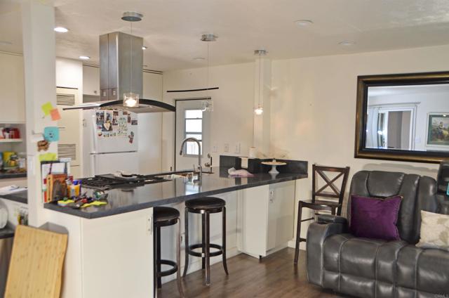 Detail Gallery Image 8 of 30 For 245 W Bobier Dr #SPC 91,  Vista,  CA 92083 - 2 Beds | 2 Baths