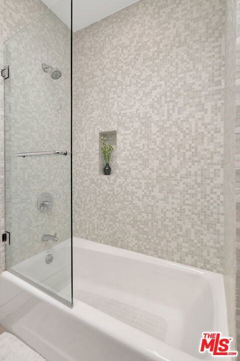 25 Brooks Avenue, Venice CA: https://media.crmls.org/mediaz/da49a14e-1f7a-4a99-82f2-27b58776e389.jpg