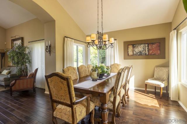 3245 Brookside Ln, Encinitas CA: https://media.crmls.org/mediaz/da49c30c-c526-458a-aabd-65f8cfcaa3cc.jpg