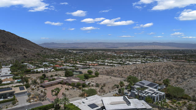 770 S La Mirada Road, Palm Springs CA: https://media.crmls.org/mediaz/da49f941-e1db-4e3e-9921-7e66e1a38b7d.jpg