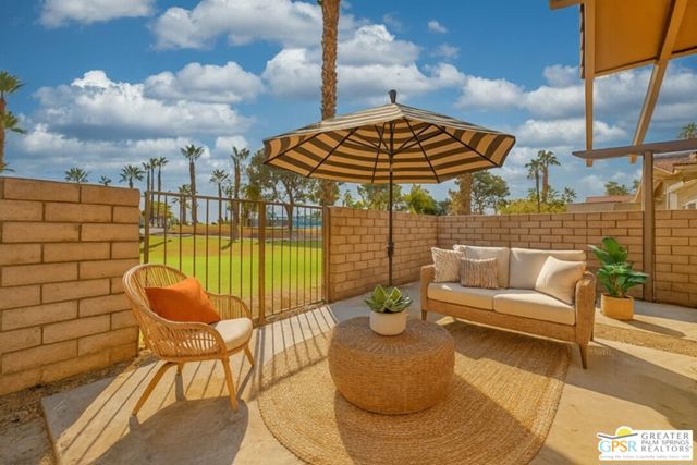 48910 Eisenhower Drive, Indio CA: https://media.crmls.org/mediaz/da49ff44-3ca0-42b3-ab06-e51bfe7a18b4.jpg