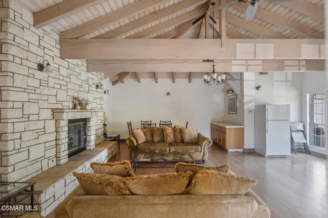 3109 E Hillcrest Drive, Westlake Village CA: https://media.crmls.org/mediaz/da4a9dc0-8417-425e-ba74-14db17bbc652.jpg