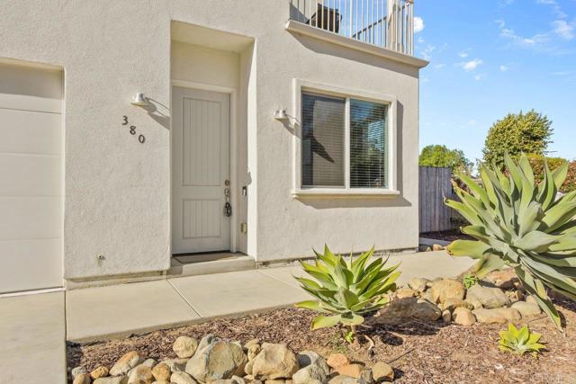 Detail Gallery Image 3 of 37 For 380 Date St, Chula Vista,  CA 91911 - 3 Beds | 2/1 Baths