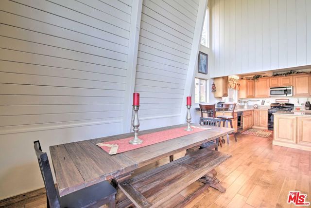 888 Grass Valley Road, Lake Arrowhead, CA 92352