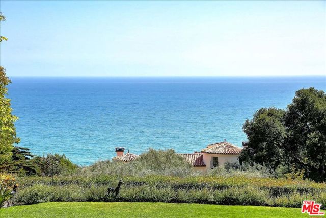 4099 Creciente Drive, Santa Barbara CA: https://media.crmls.org/mediaz/da4c540a-fab8-4ef1-b865-93773e5dff73.jpg