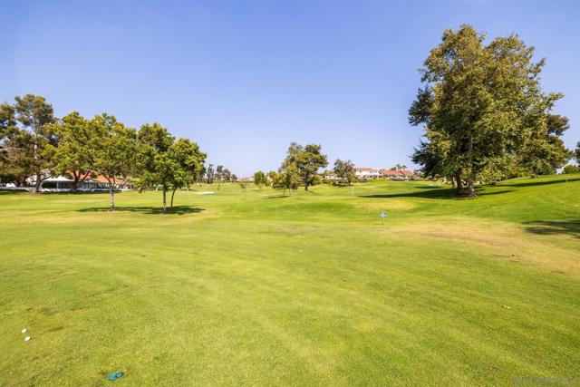 4676 Barcelona Way, Oceanside CA: https://media.crmls.org/mediaz/da4d0585-2e11-4c21-816e-0479f61d8758.jpg