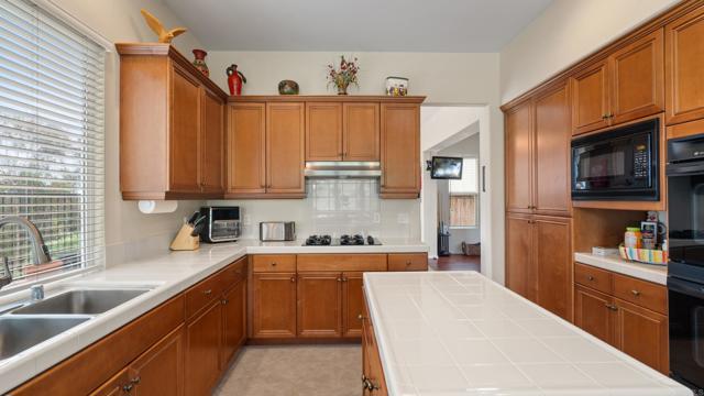 2225 David Place, Carlsbad CA: https://media.crmls.org/mediaz/da4d430a-ef3d-487a-a374-d26fa1ec5927.jpg